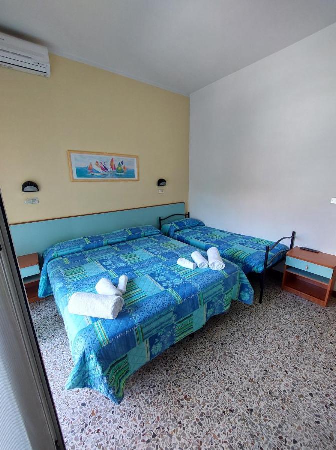 B&B Hotel Villa Nora Bellaria-Igea Marina Habitación foto